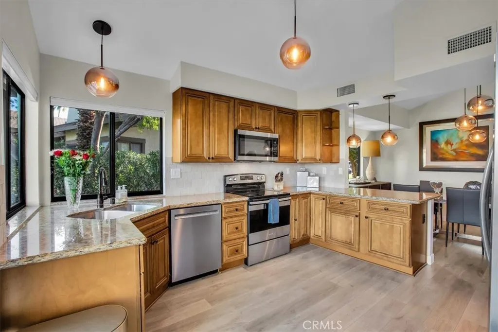 278 Green Mountain Drive, Palm Desert, California 92211 home-pic-13