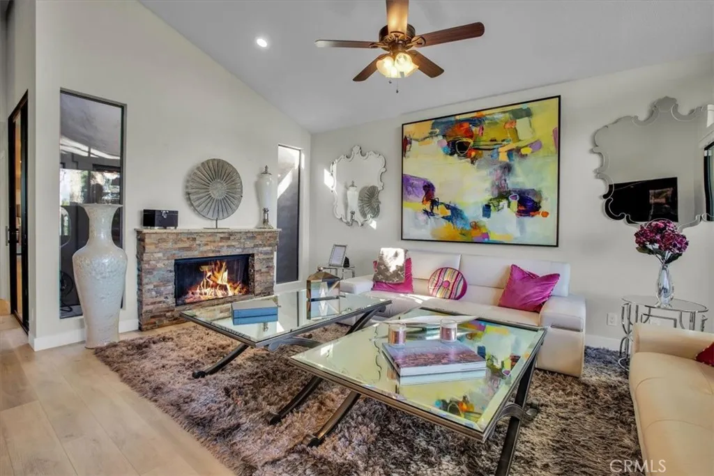 278 Green Mountain Drive, Palm Desert, California 92211 home-pic-9