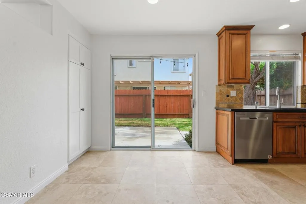 566 Avenida Magdalena, Camarillo, California 93010 home-pic-13