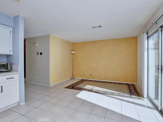Dining area off kitchen