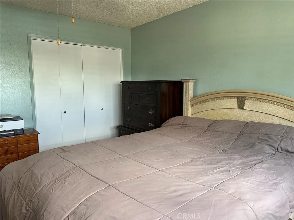 34212 Avenue E, Yucaipa, California 92399 home-pic-11