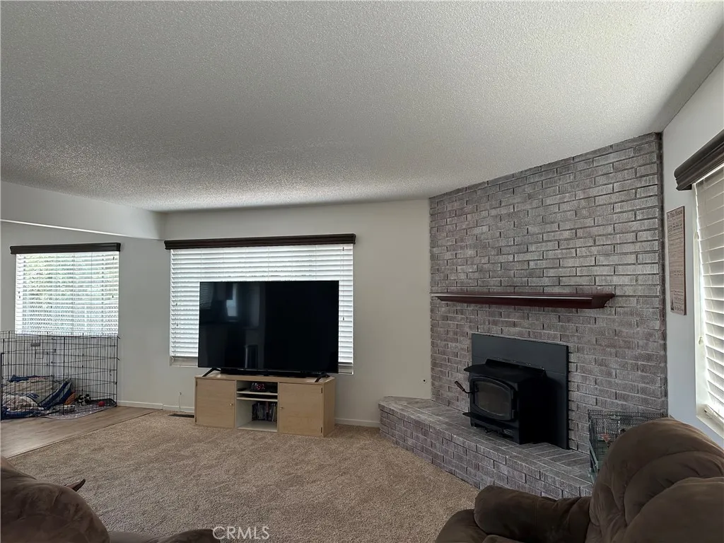 34212 Avenue E, Yucaipa, California 92399 home-pic-5