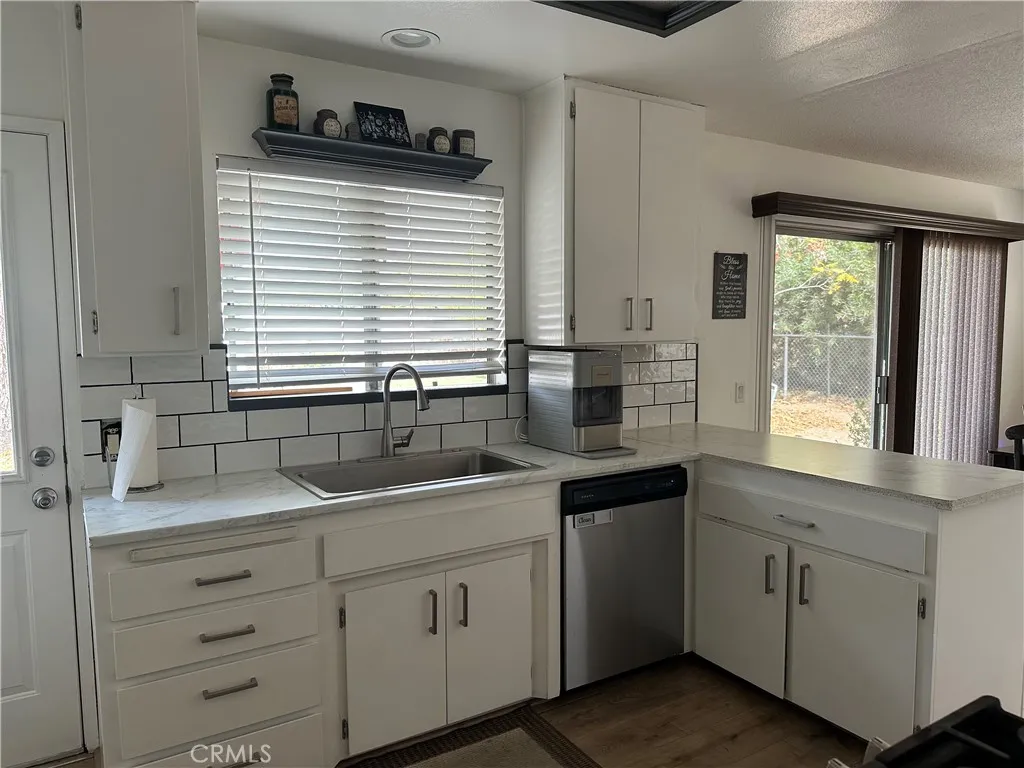 34212 Avenue E, Yucaipa, California 92399 home-pic-23