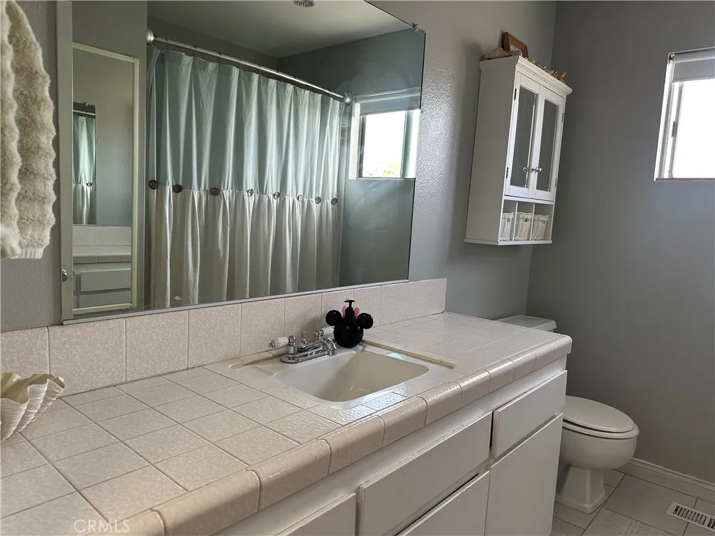 34212 Avenue E, Yucaipa, California 92399 home-pic-14
