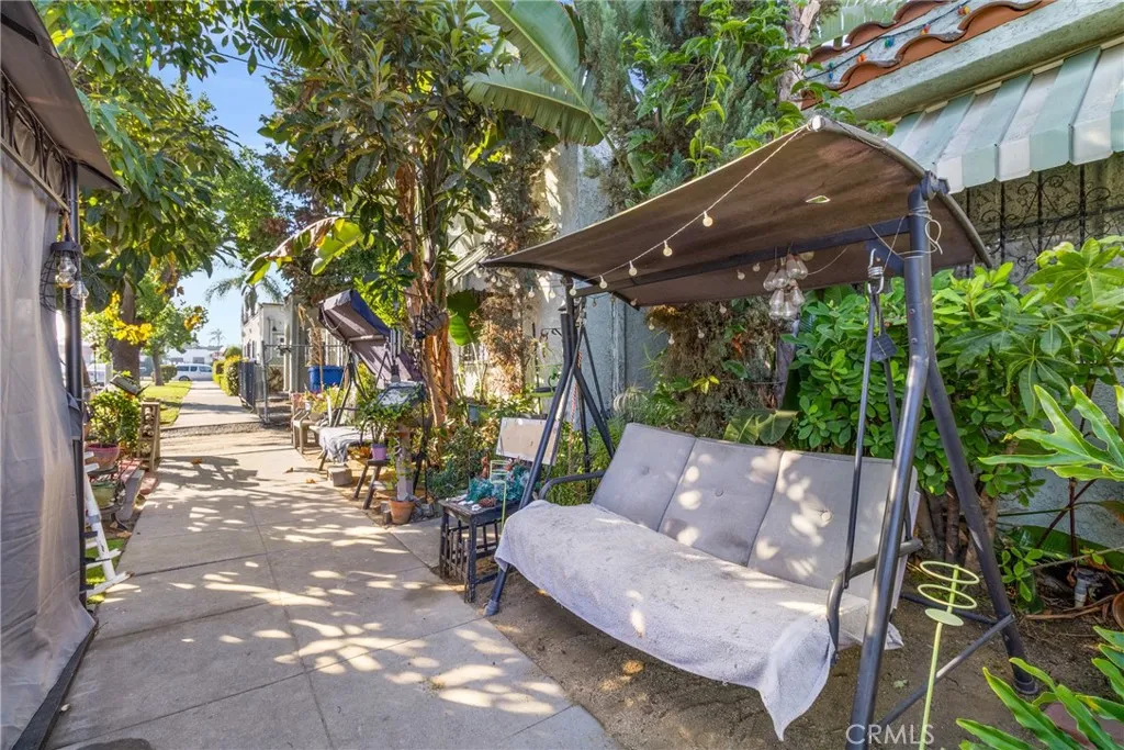 5211 Halldale, Los Angeles, California 90062 home-pic-1
