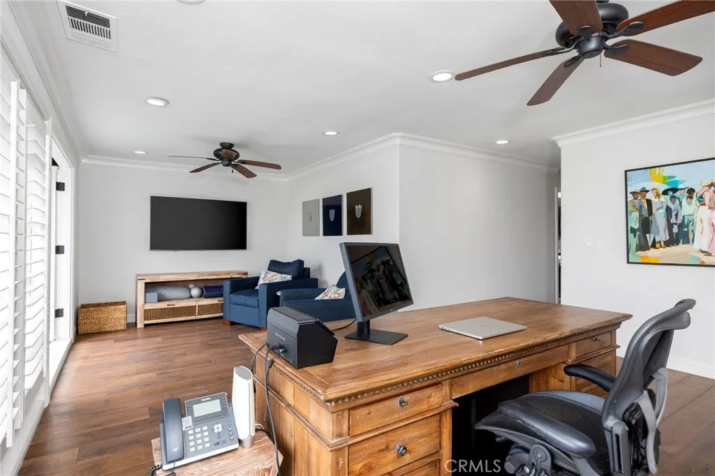 5940 E Appian Way, Long Beach, California 90803 home-pic-16