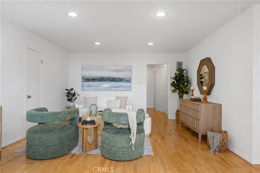 1925 Montana Avenue 3, Santa Monica, California 90403 home-pic-3