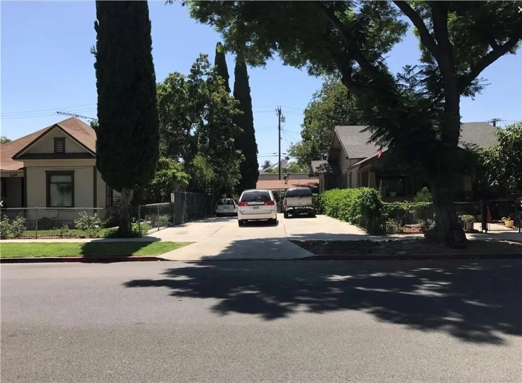 806 N Lacy, Santa Ana, California 92701 home-pic-2