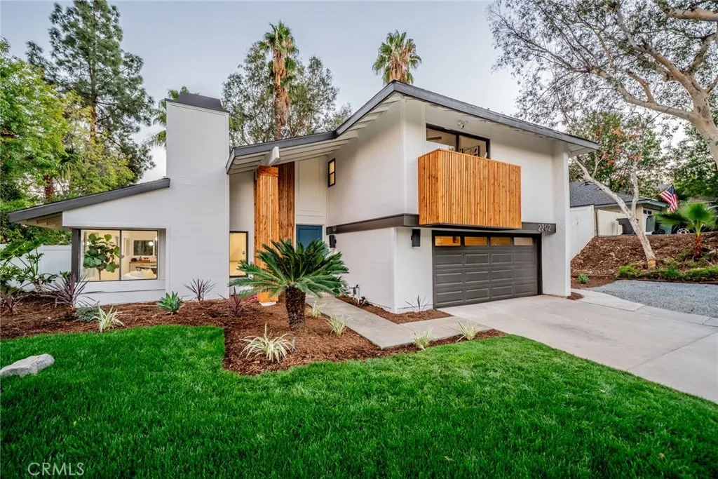 2202 Black Oak Place, Riverside, California 92506 home-pic-0