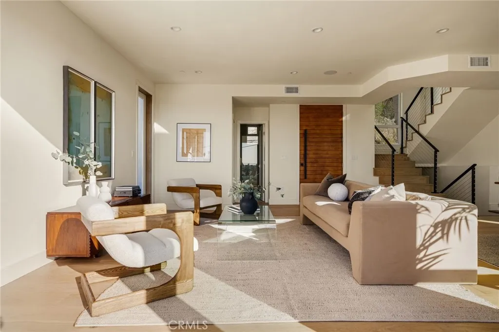 1919 Seigneur, Los Angeles, California 90032 home-pic-6