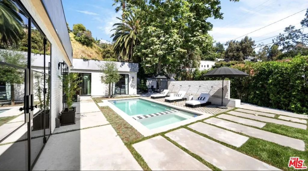 1914 N Laurel Canyon Boulevard, Los Angeles, California 90046 home-pic-42