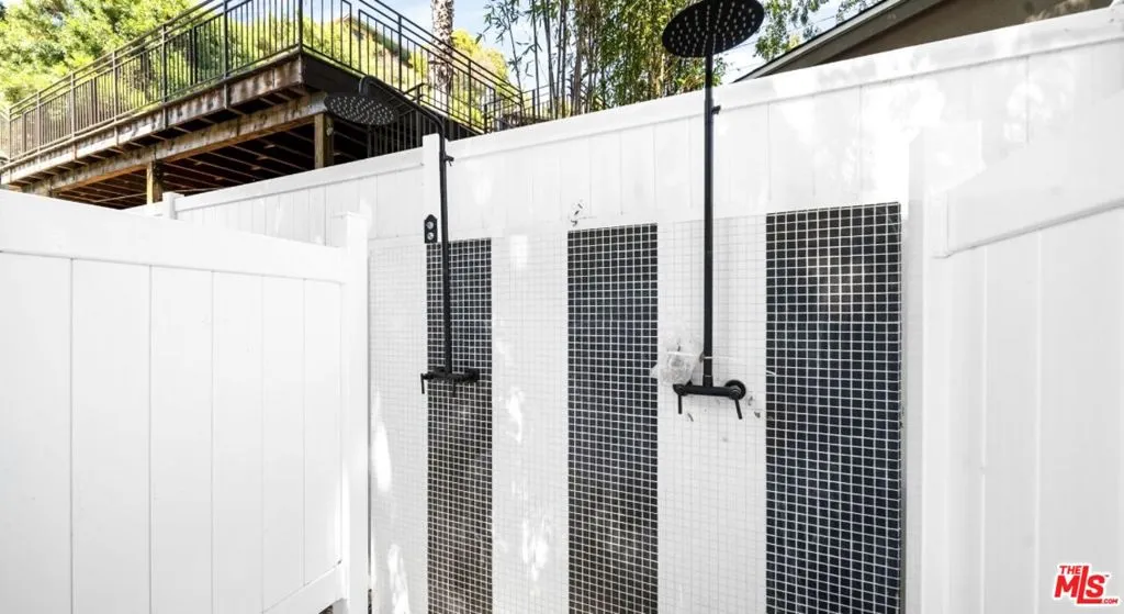 1914 N Laurel Canyon Boulevard, Los Angeles, California 90046 home-pic-53