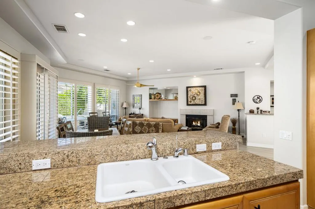 78780 Castle Pines Drive, La Quinta, California 92253 home-pic-14