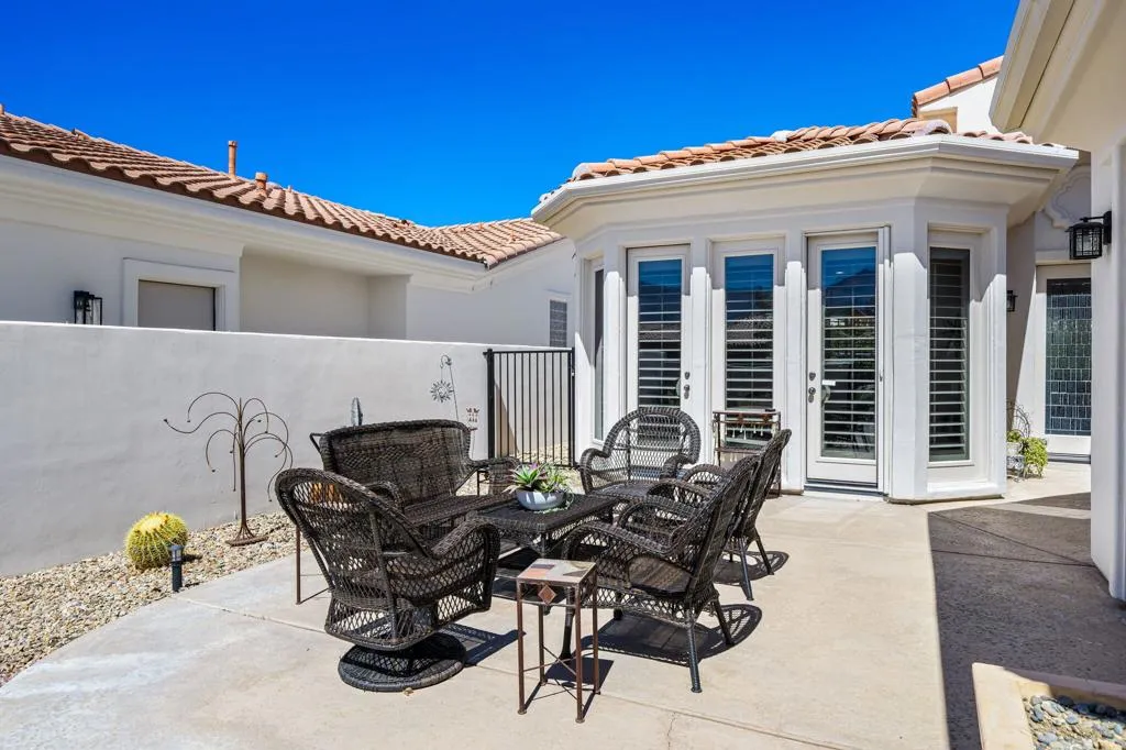 78780 Castle Pines Drive, La Quinta, California 92253 home-pic-5