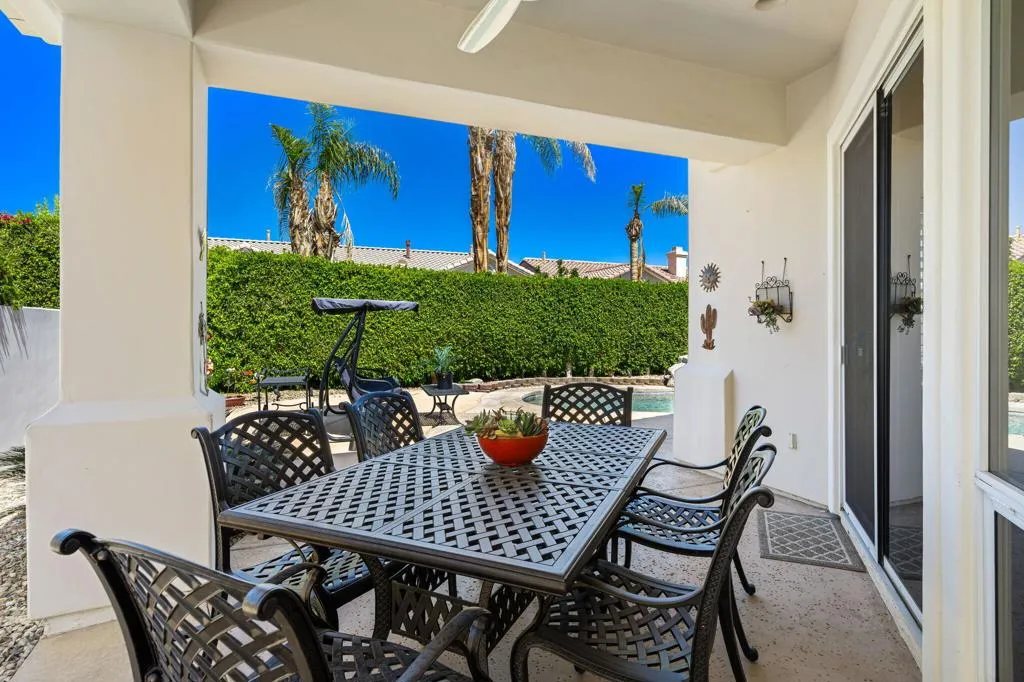 78780 Castle Pines Drive, La Quinta, California 92253 home-pic-18