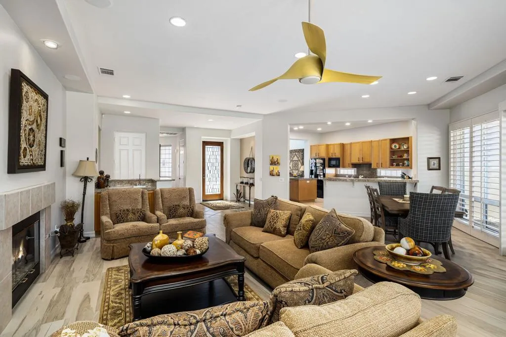 78780 Castle Pines Drive, La Quinta, California 92253 home-pic-11