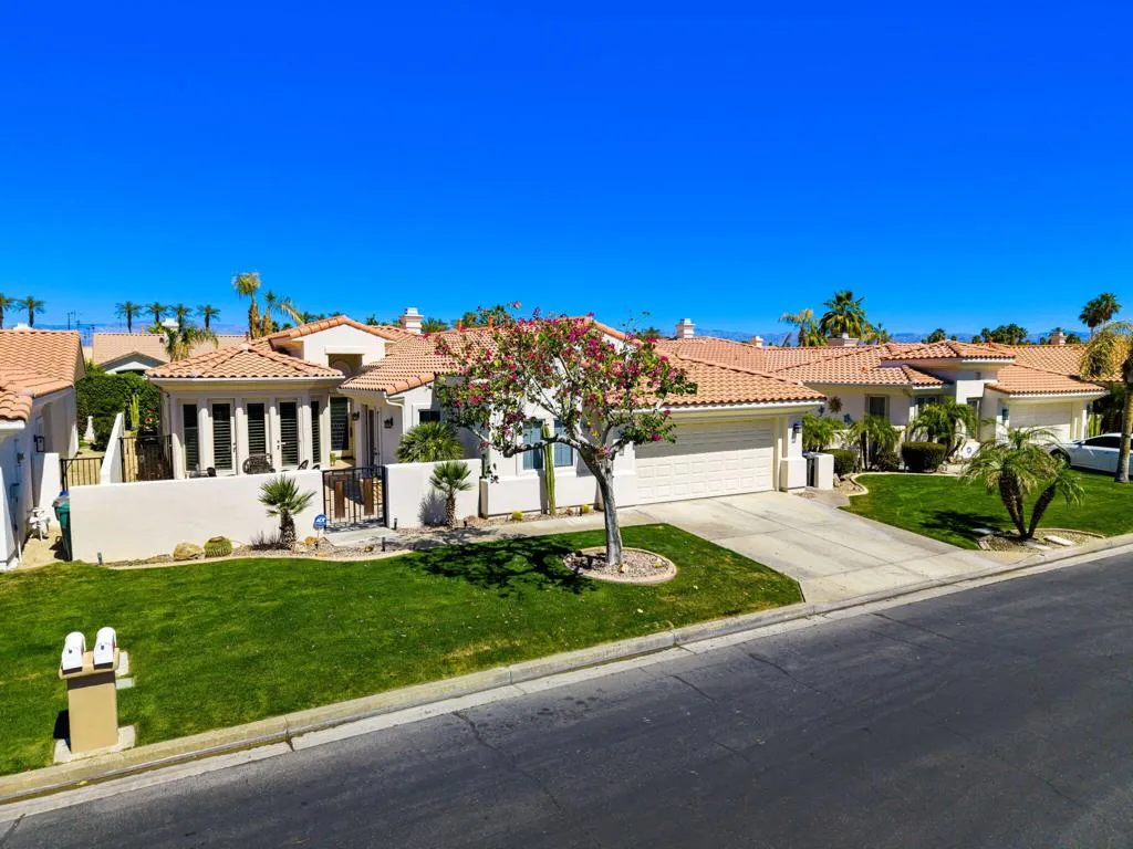 78780 Castle Pines Drive, La Quinta, California 92253 home-pic-1