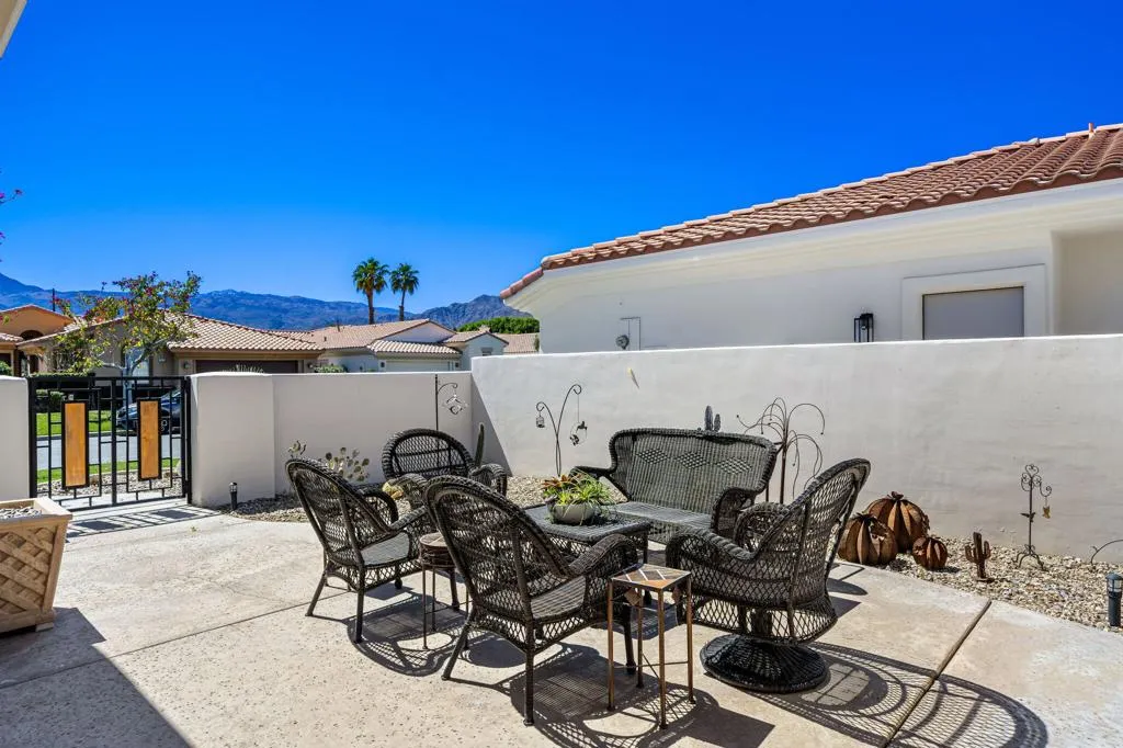 78780 Castle Pines Drive, La Quinta, California 92253 home-pic-6