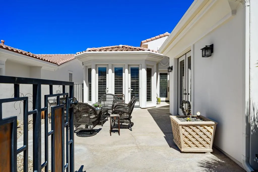78780 Castle Pines Drive, La Quinta, California 92253 home-pic-4