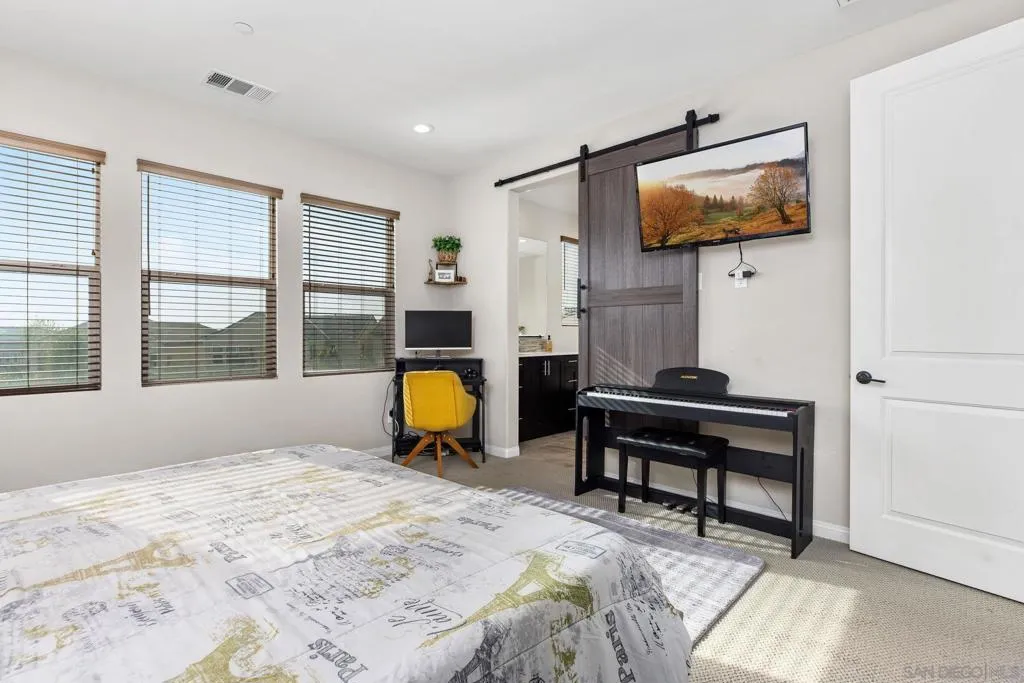 2018 Avenida Artana, Chula Vista, California 91913 home-pic-11