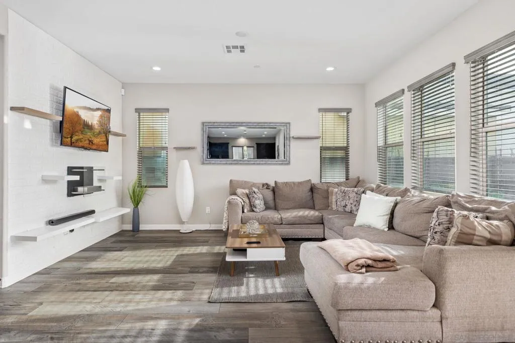2018 Avenida Artana, Chula Vista, California 91913 home-pic-4