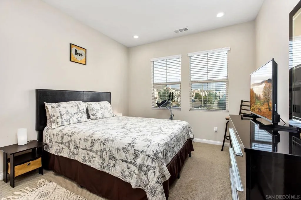 2018 Avenida Artana, Chula Vista, California 91913 home-pic-9
