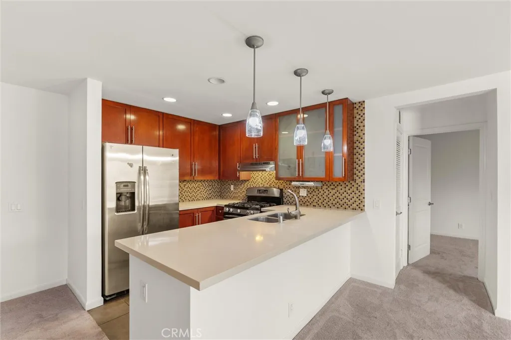 4702 Fulton Avenue 202, Sherman Oaks, California 91423 home-pic-3