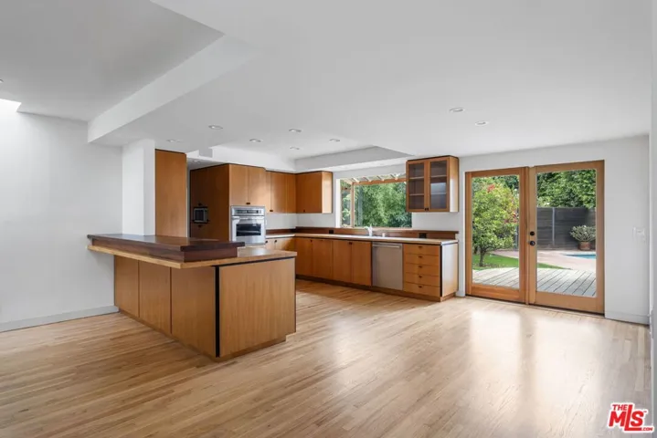 202 S Saltair Avenue, Los Angeles, California 90049