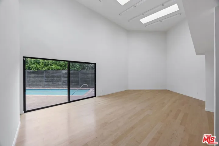 202 S Saltair Avenue, Los Angeles, California 90049