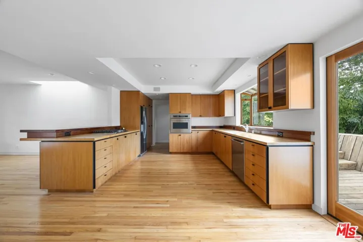 202 S Saltair Avenue, Los Angeles, California 90049