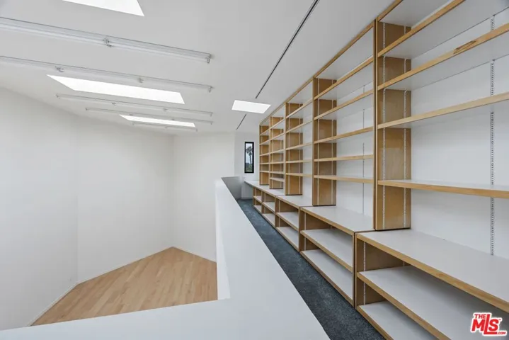 202 S Saltair Avenue, Los Angeles, California 90049