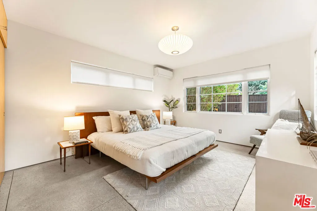 150 N Ontario Street, Burbank, California 91505 home-pic-11