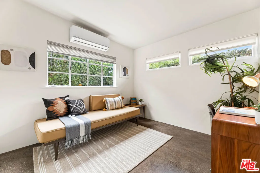 150 N Ontario Street, Burbank, California 91505 home-pic-28