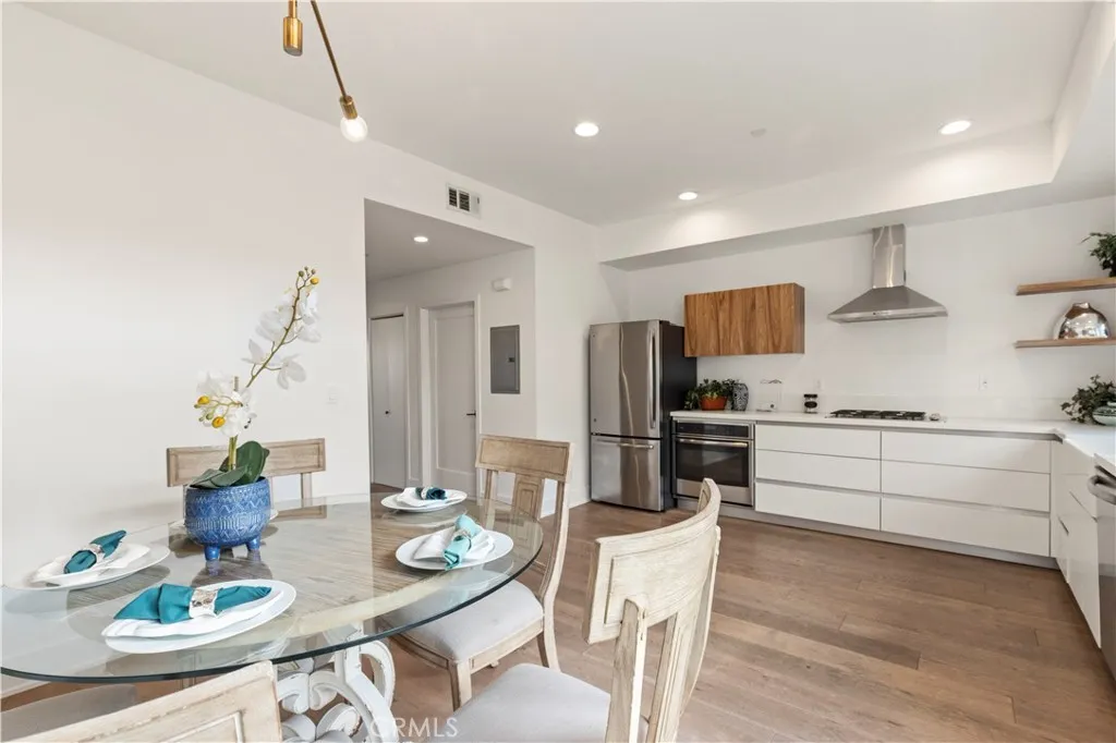 288 S Oakland Ave 211, Pasadena, California 91101 home-pic-25