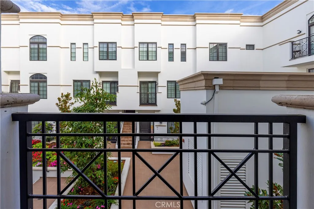 288 S Oakland Ave 211, Pasadena, California 91101 home-pic-23