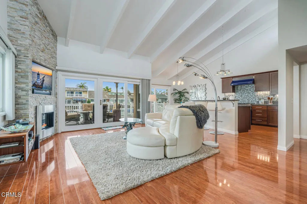 4604 Falkirk, Oxnard, California 93035 home-pic-9