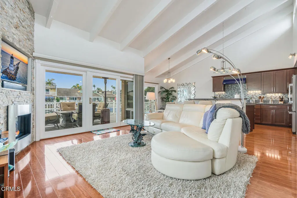 4604 Falkirk, Oxnard, California 93035 home-pic-10