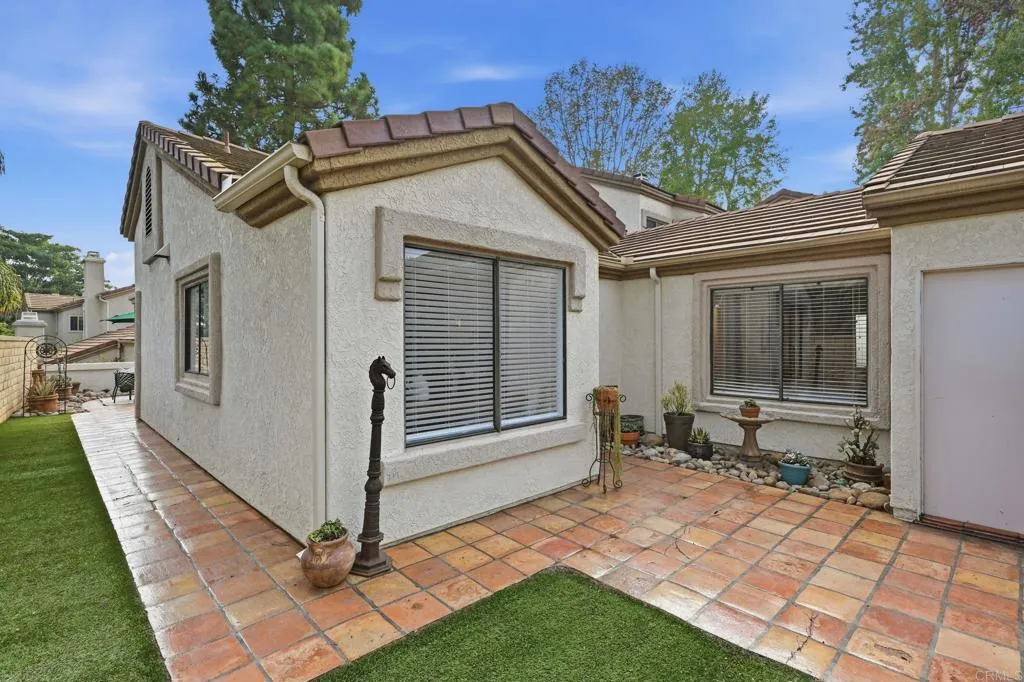 3694 Fallon Circle, San Diego, California 92130 home-pic-2