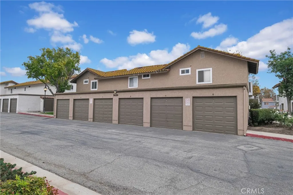 3639 Country Oaks Loop F, Ontario, California 91761 home-pic-22