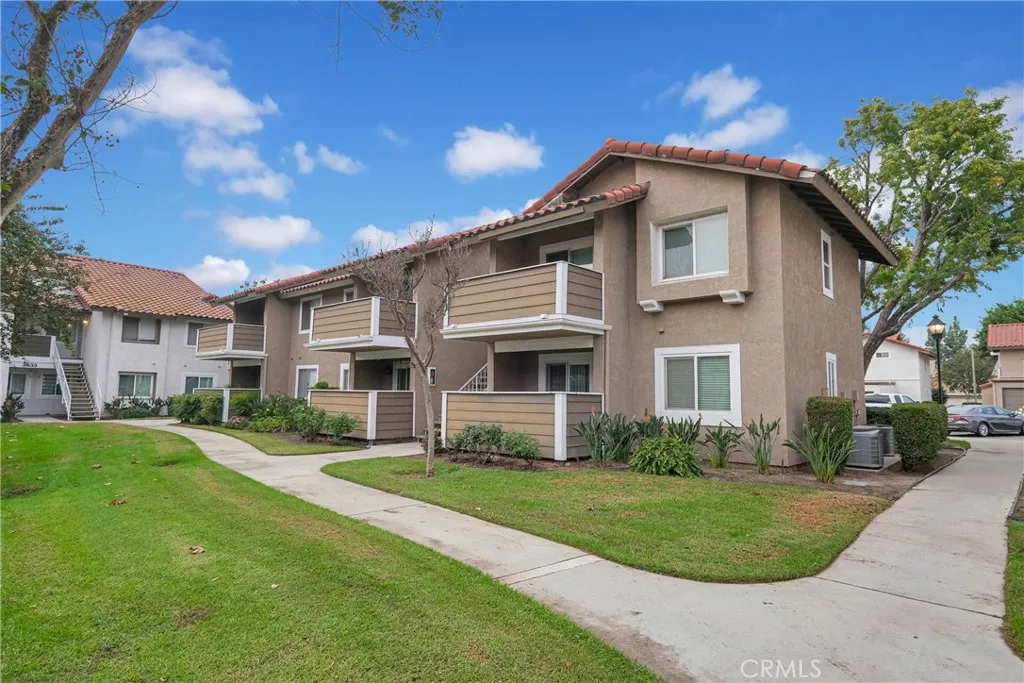 3639 Country Oaks Loop F, Ontario, California 91761 home-pic-20