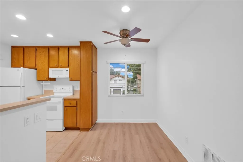 3639 Country Oaks Loop F, Ontario, California 91761 home-pic-5