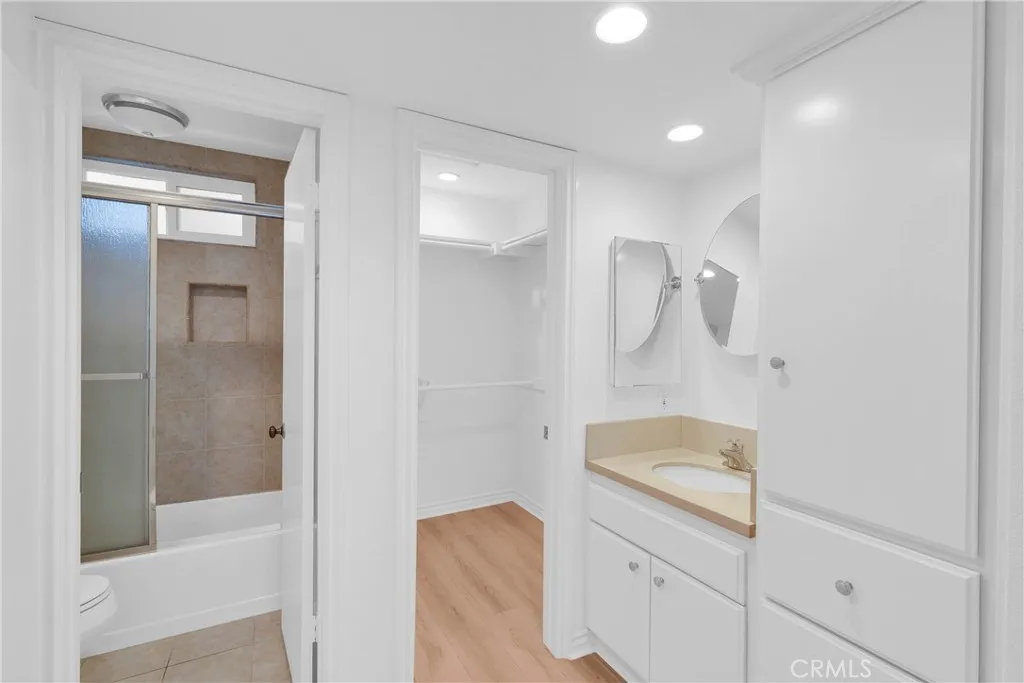 3639 Country Oaks Loop F, Ontario, California 91761 home-pic-15