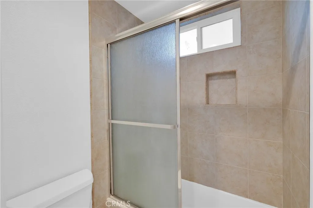 3639 Country Oaks Loop F, Ontario, California 91761 home-pic-17