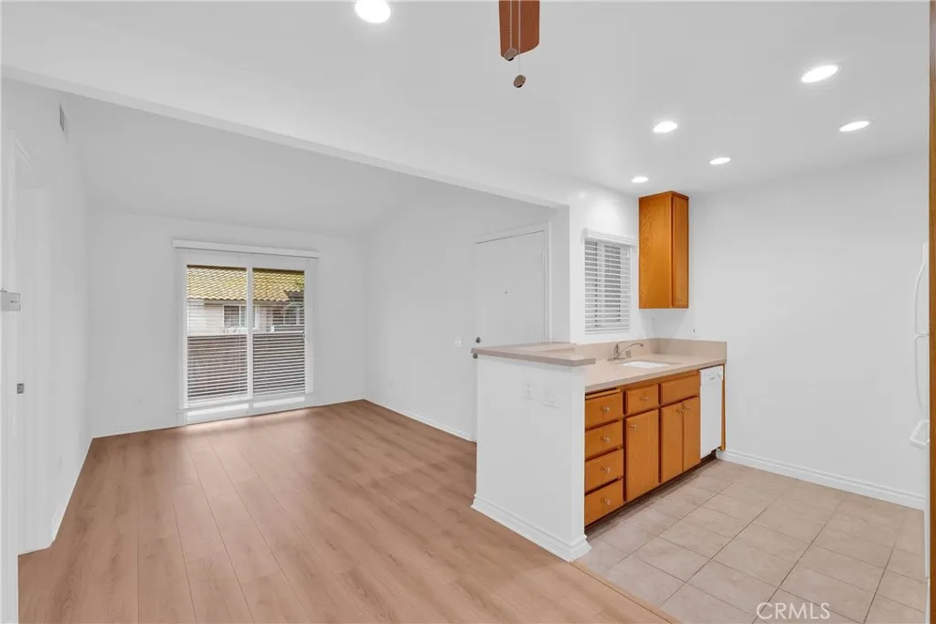 3639 Country Oaks Loop F, Ontario, California 91761 home-pic-7