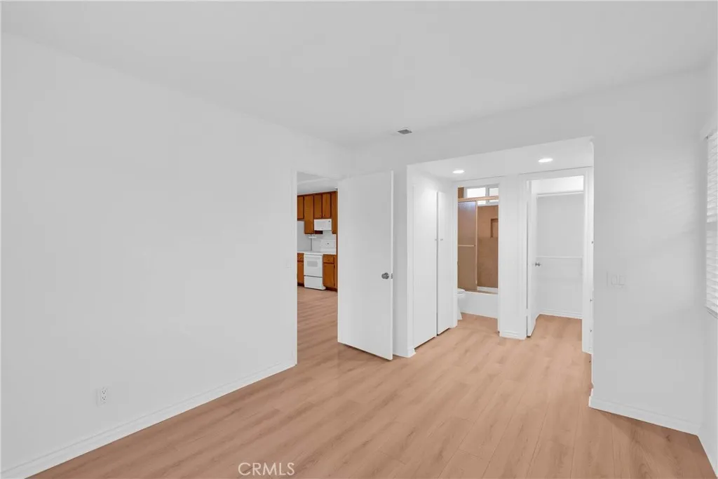 3639 Country Oaks Loop F, Ontario, California 91761 home-pic-13