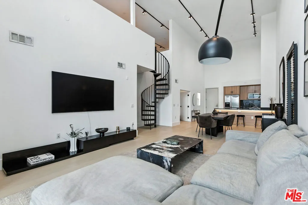 4211 Redwood Avenue 402, Los Angeles, California 90066 home-pic-9