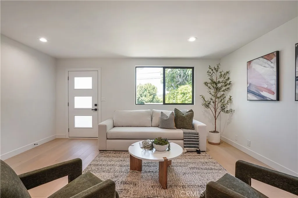 3560 Lavell, Los Angeles, California 90065 home-pic-2