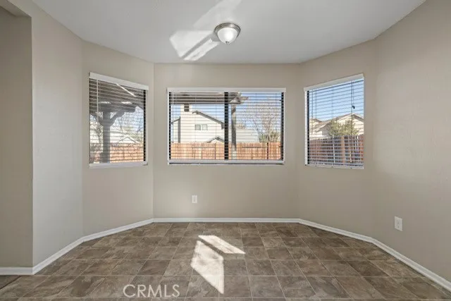 523 E Kettering, Lancaster, California 93535 home-pic-6