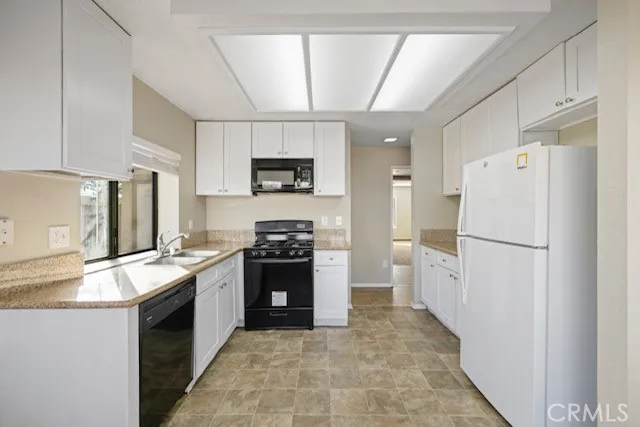 523 E Kettering, Lancaster, California 93535 home-pic-4