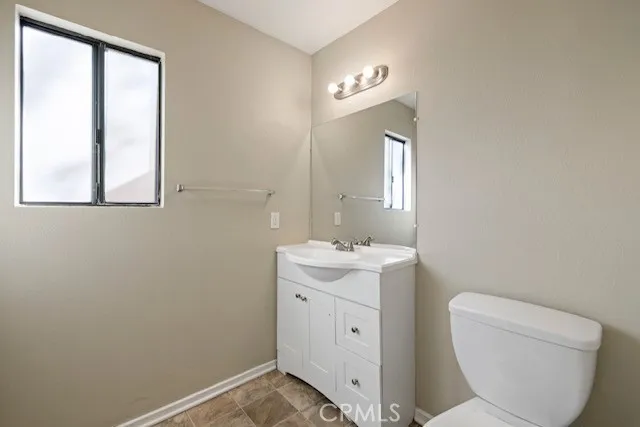 523 E Kettering, Lancaster, California 93535 home-pic-14